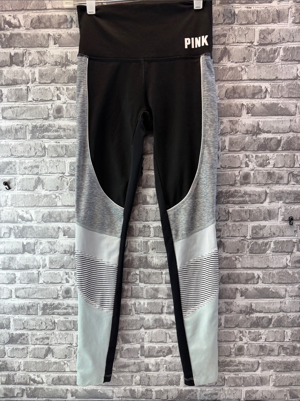 PINK Black‎ & Gray Colorblock High-Waist Leggings